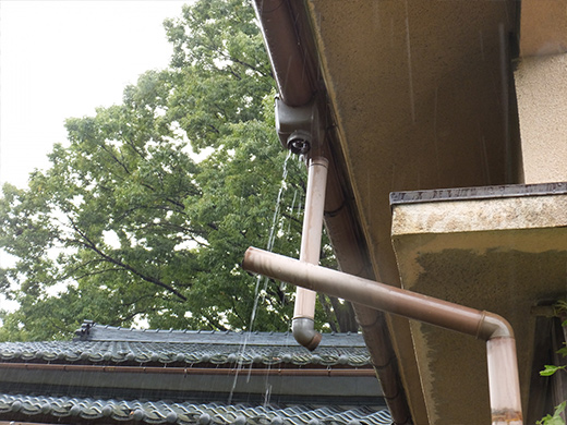 雨どいの破損